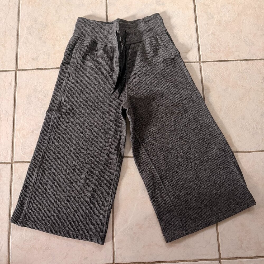 Lululemon Heathered Core Dark Grey Retreat Yourself Crop